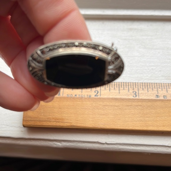 Sterling silver marcasite and onyx pin - Picture 9 of 10